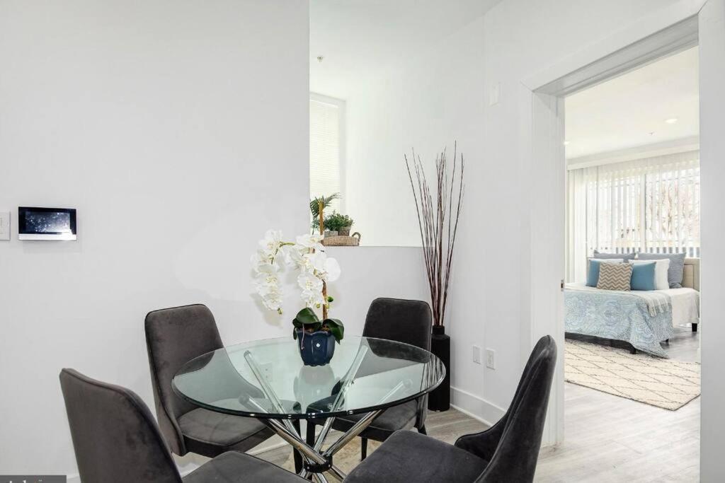 Amazing Capital Hill Apt , Step Away Gym, Shopping Washington Luaran gambar