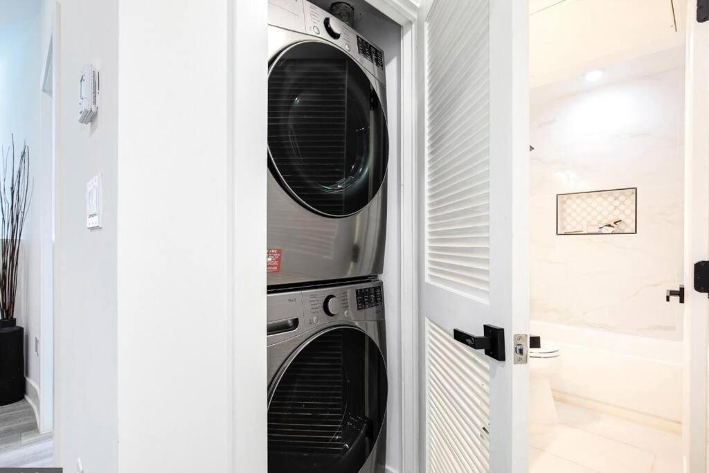 Amazing Capital Hill Apt , Step Away Gym, Shopping Washington Luaran gambar